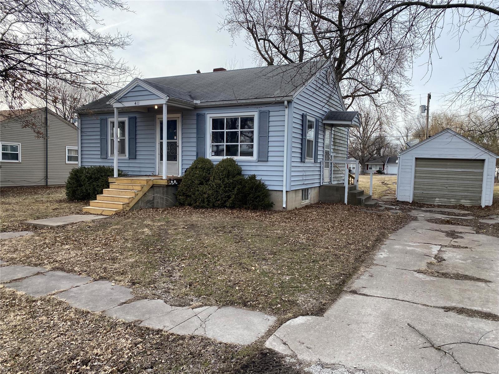 411 W Mcpike Street