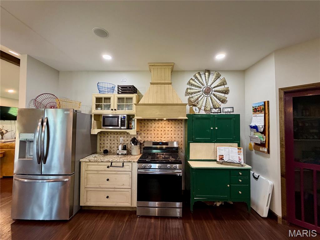 11120 W Lakeshore