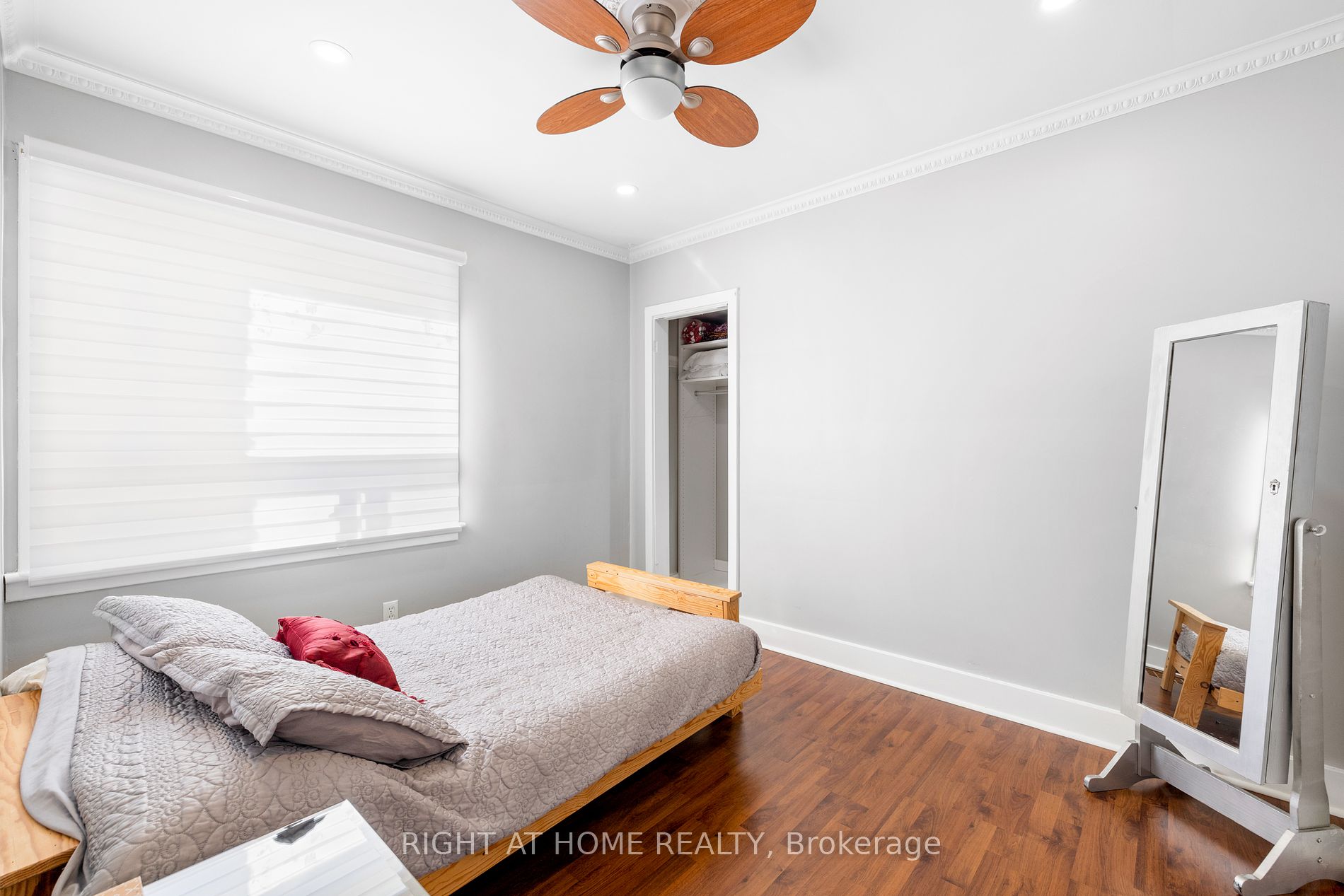 46 N East 36th St