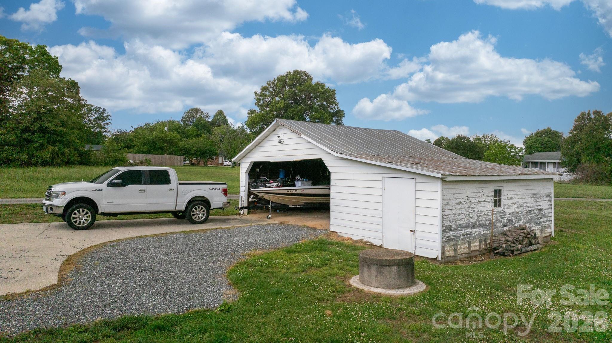 3941 Springs Road
