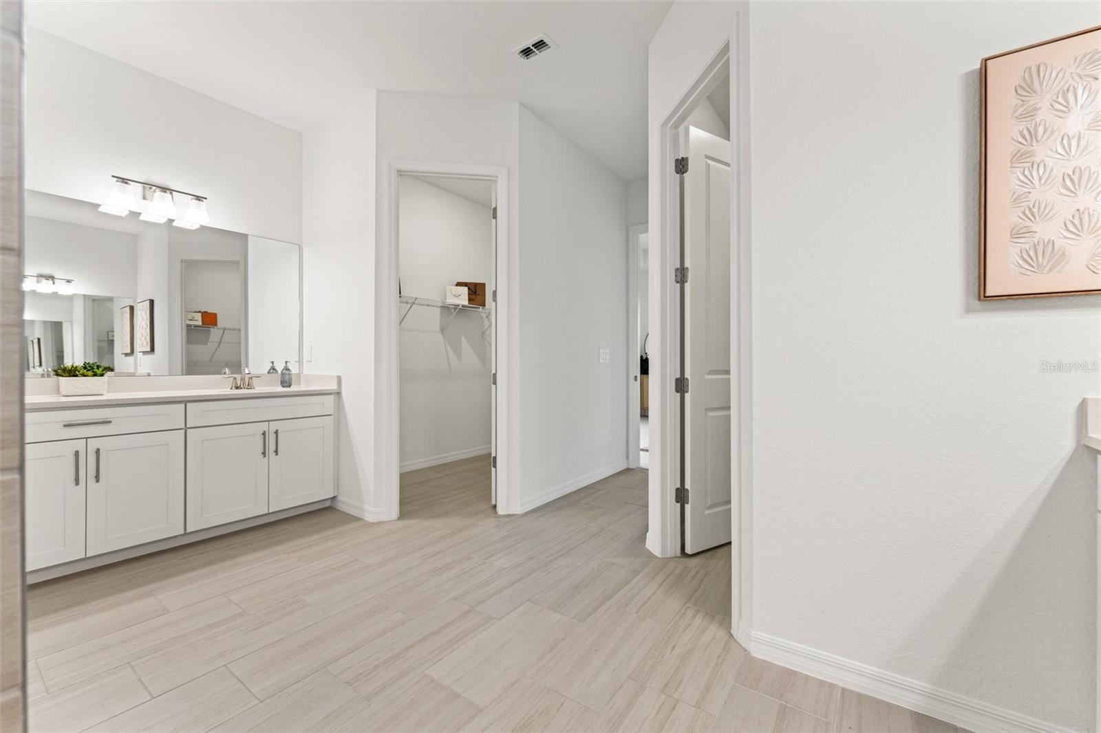 5535 Lightning Whelk Lane