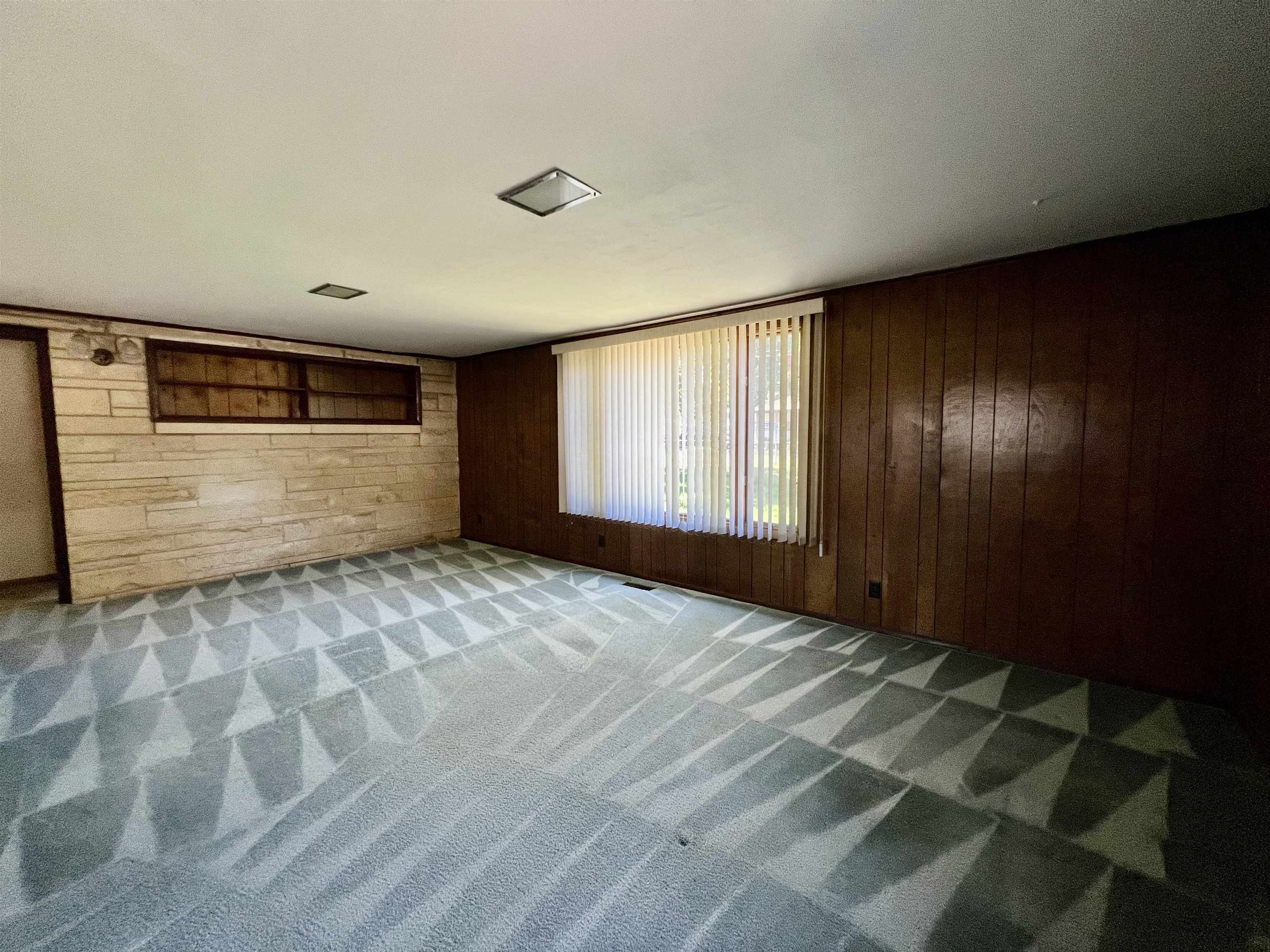 1105 N 7th