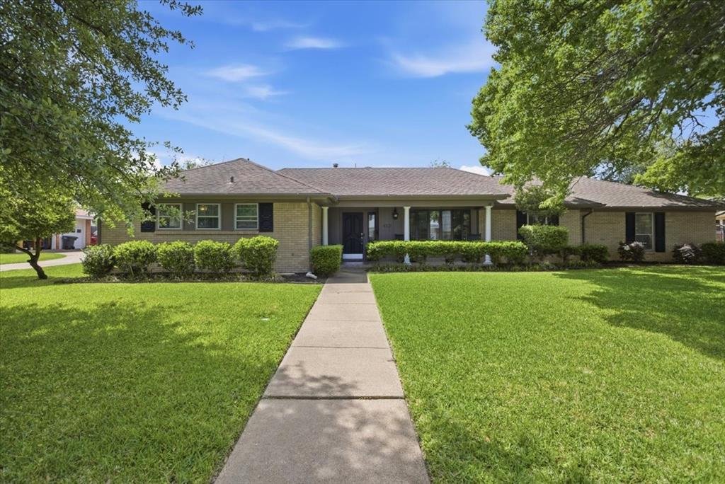 4321 Selkirk Drive W