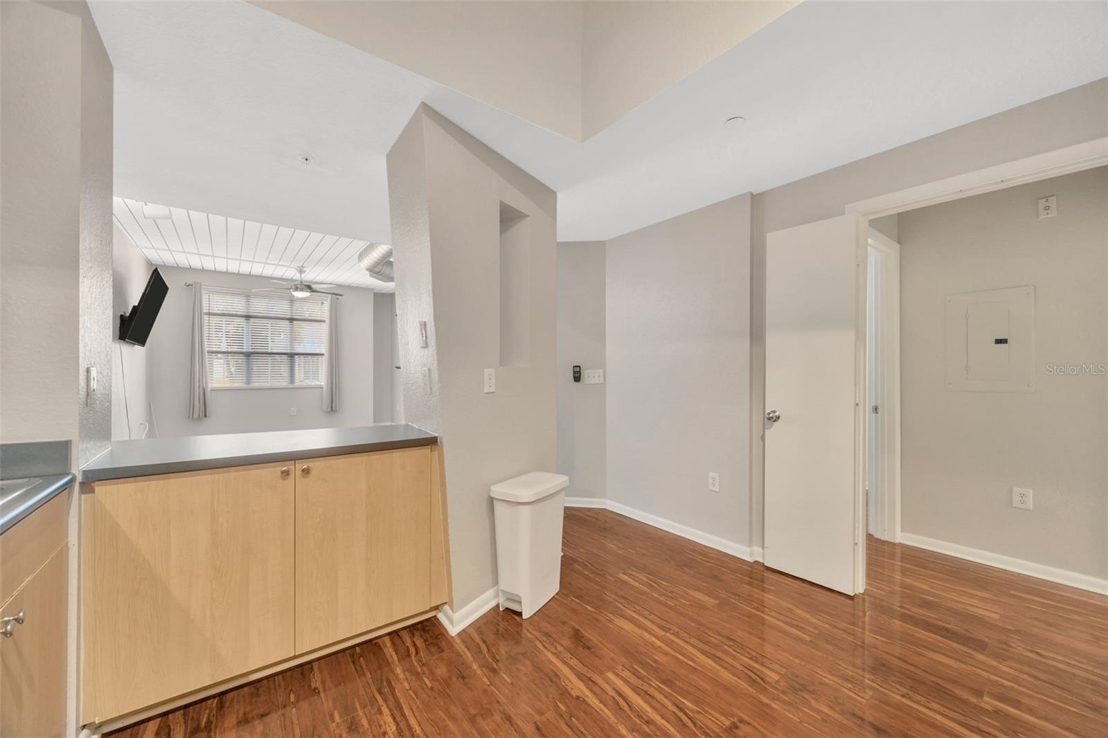 2320 W Azeele Street 317