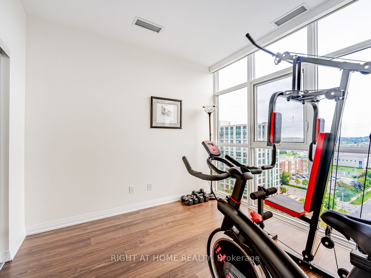 65 E Oneida Cres 1010