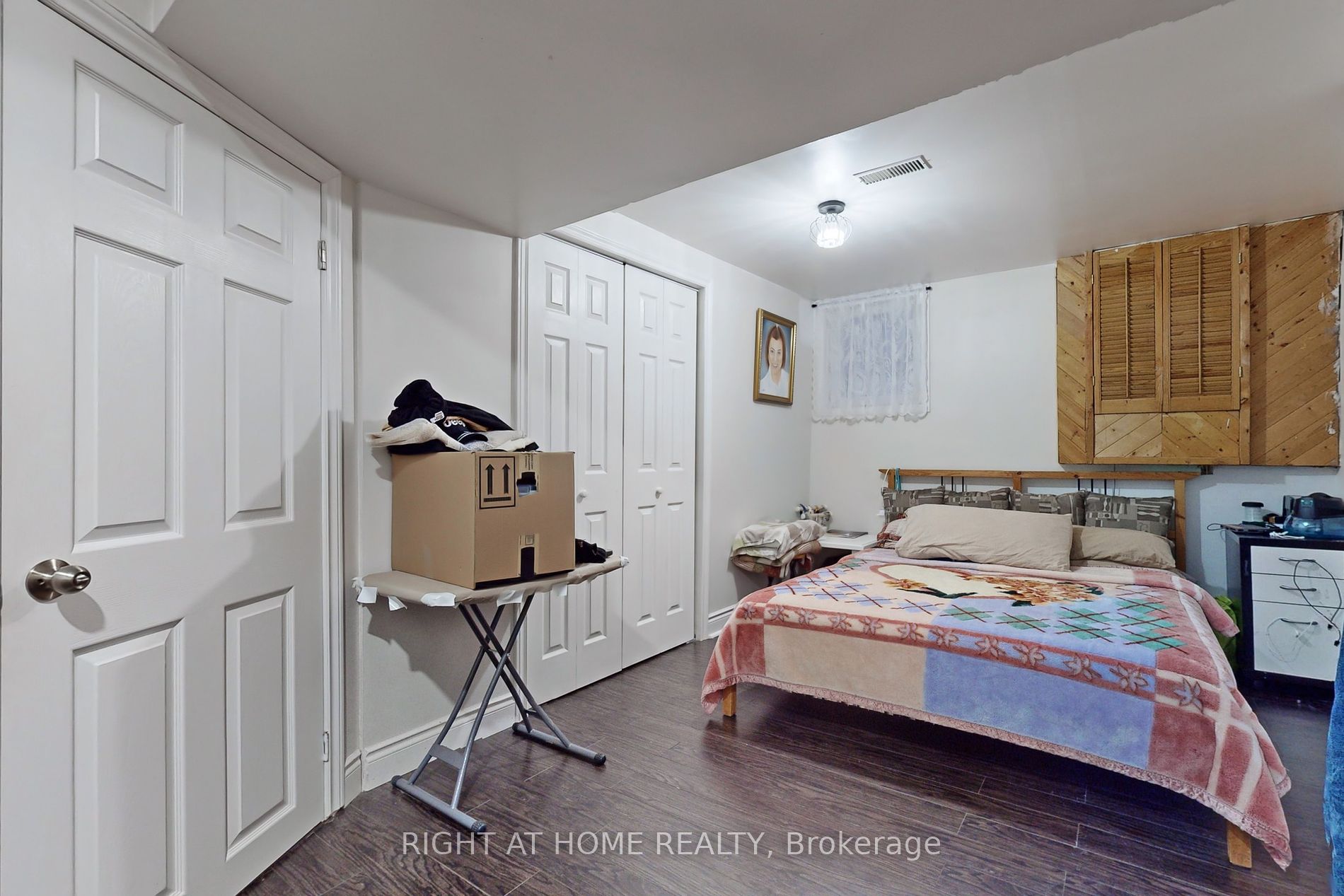 22 W Carr Dr