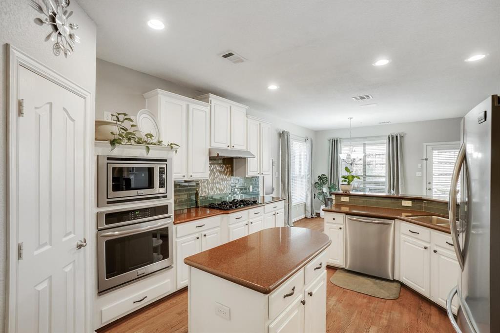3808 Glenshannon Lane