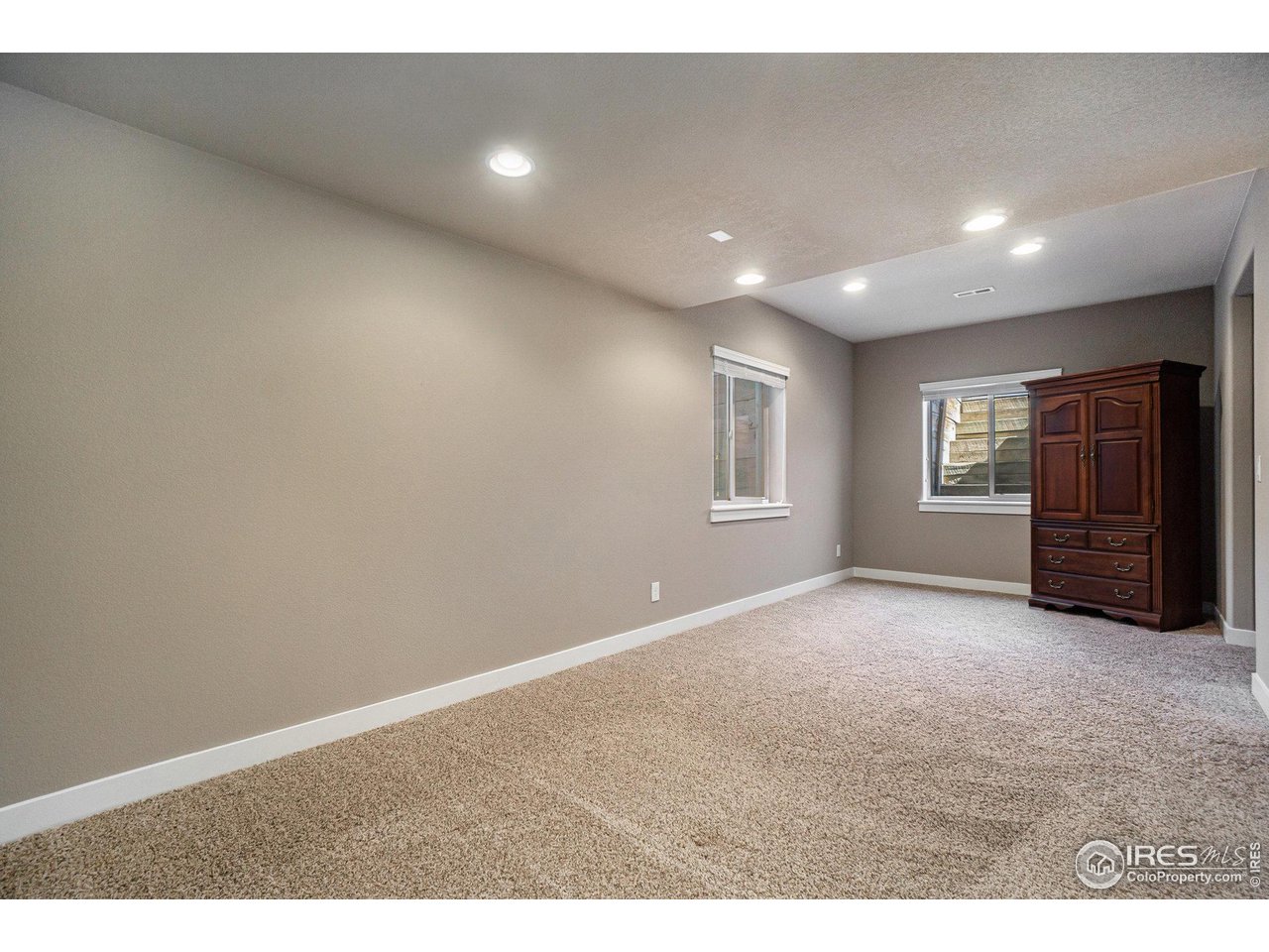 8734 Longs Peak Cir