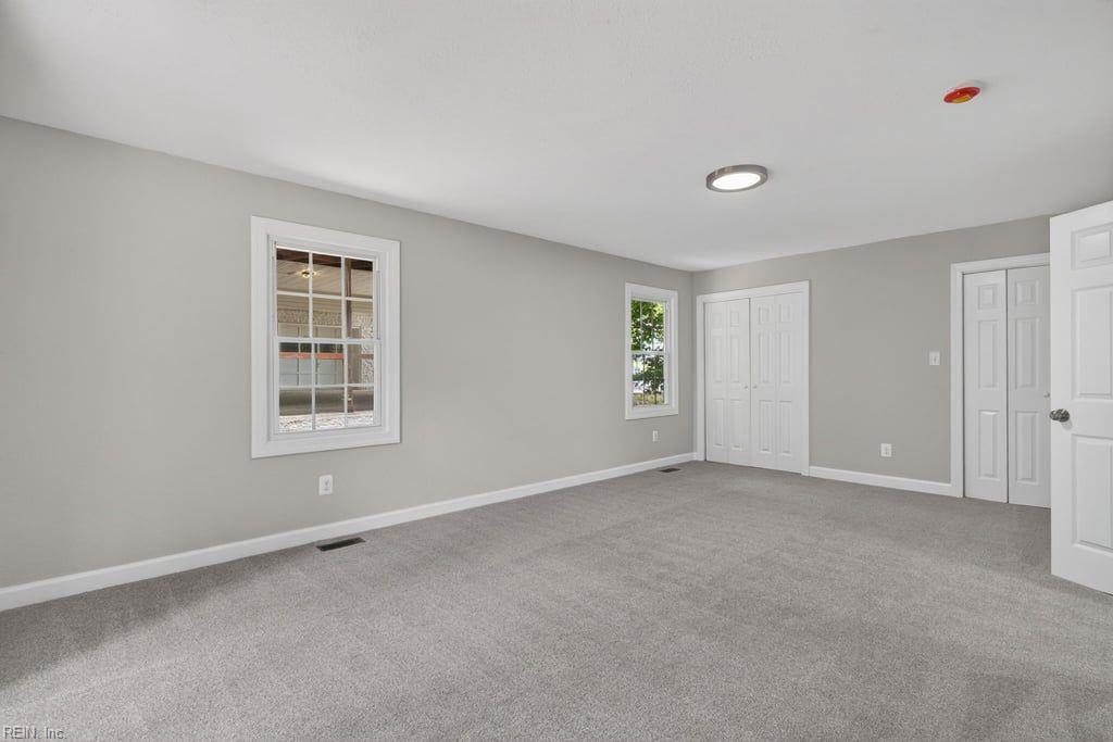 112 W Rexford Drive