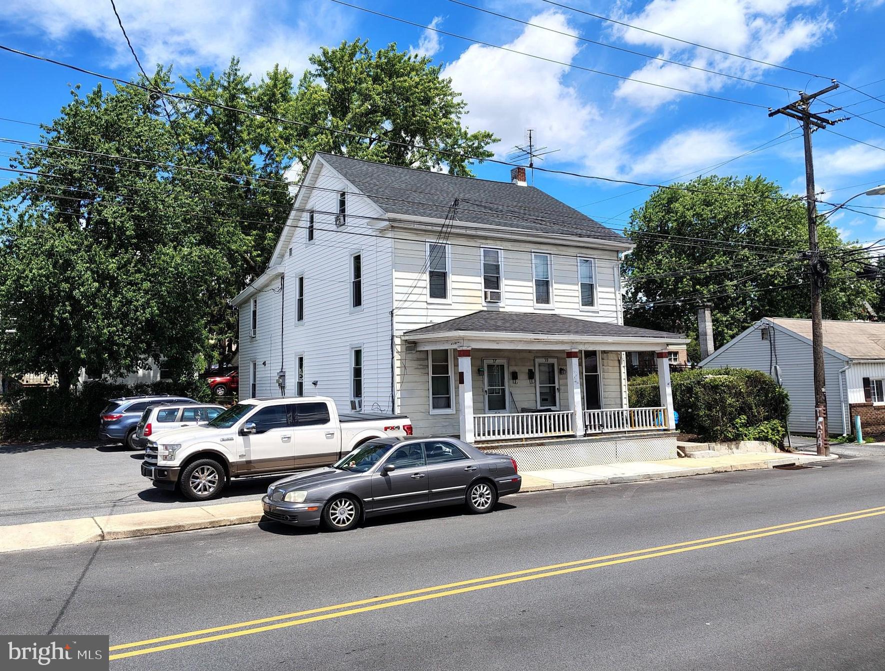 37-39 E Willow Street