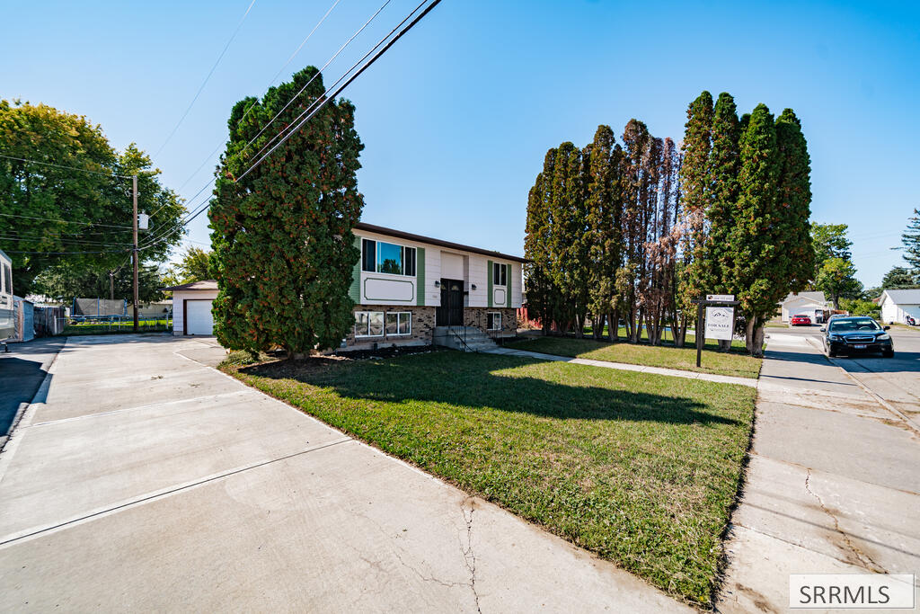906 Quincy Street