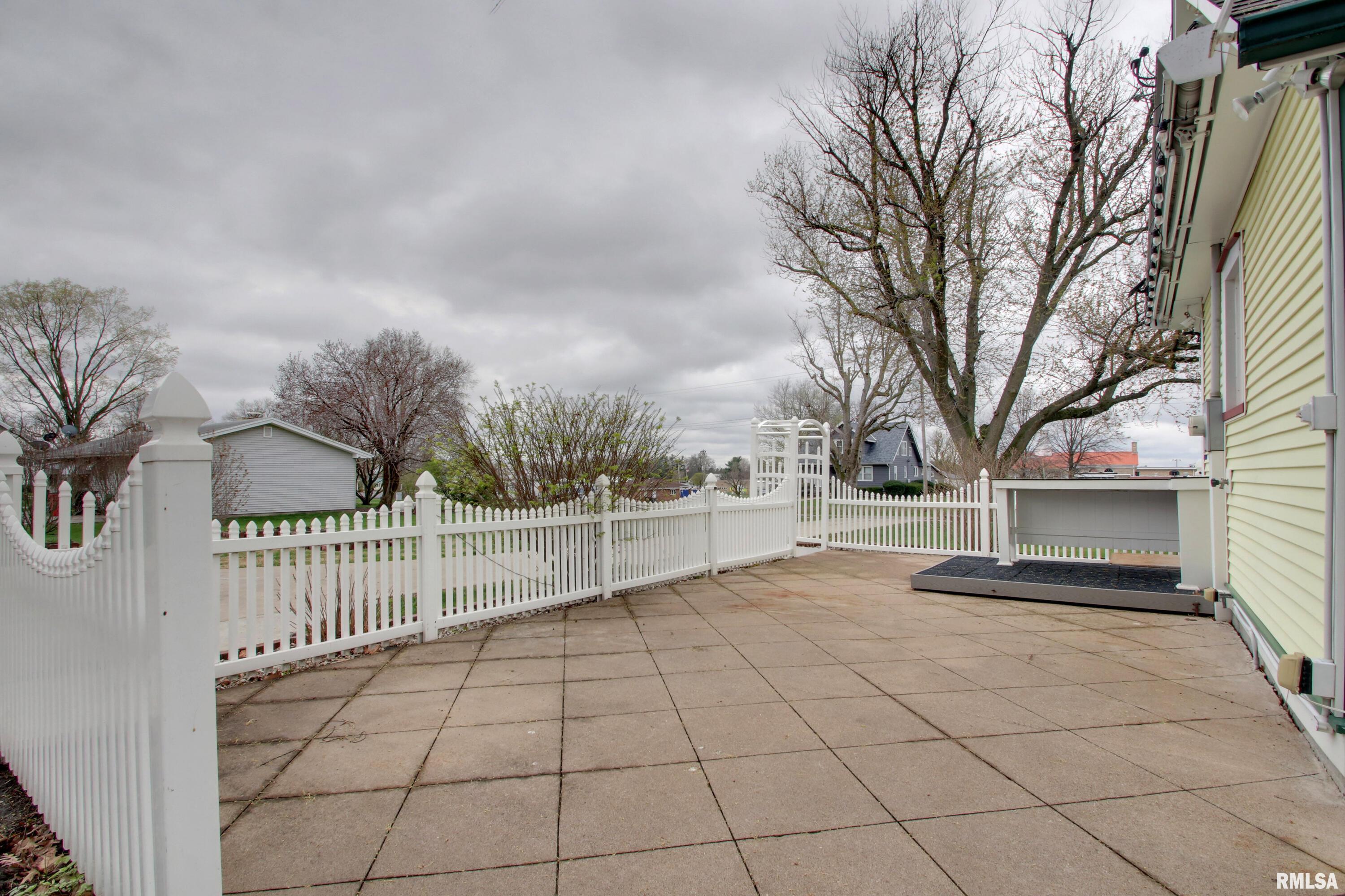 309 W Edwards Street
