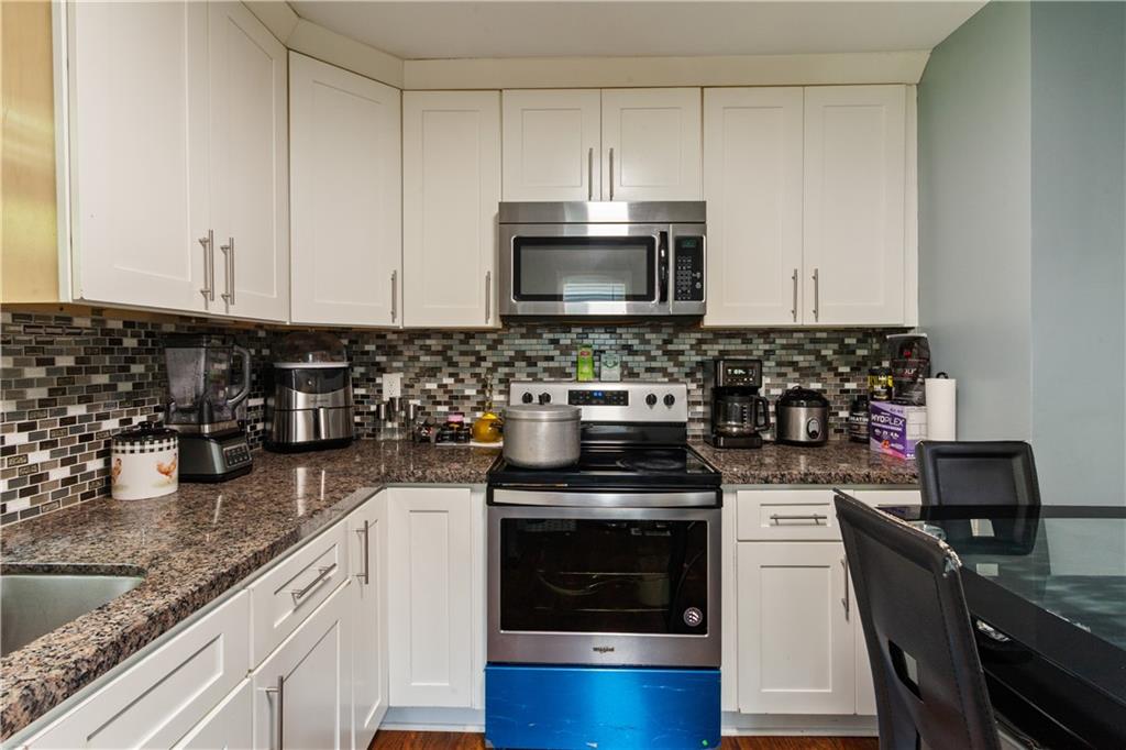 3225 Tauromee Avenue