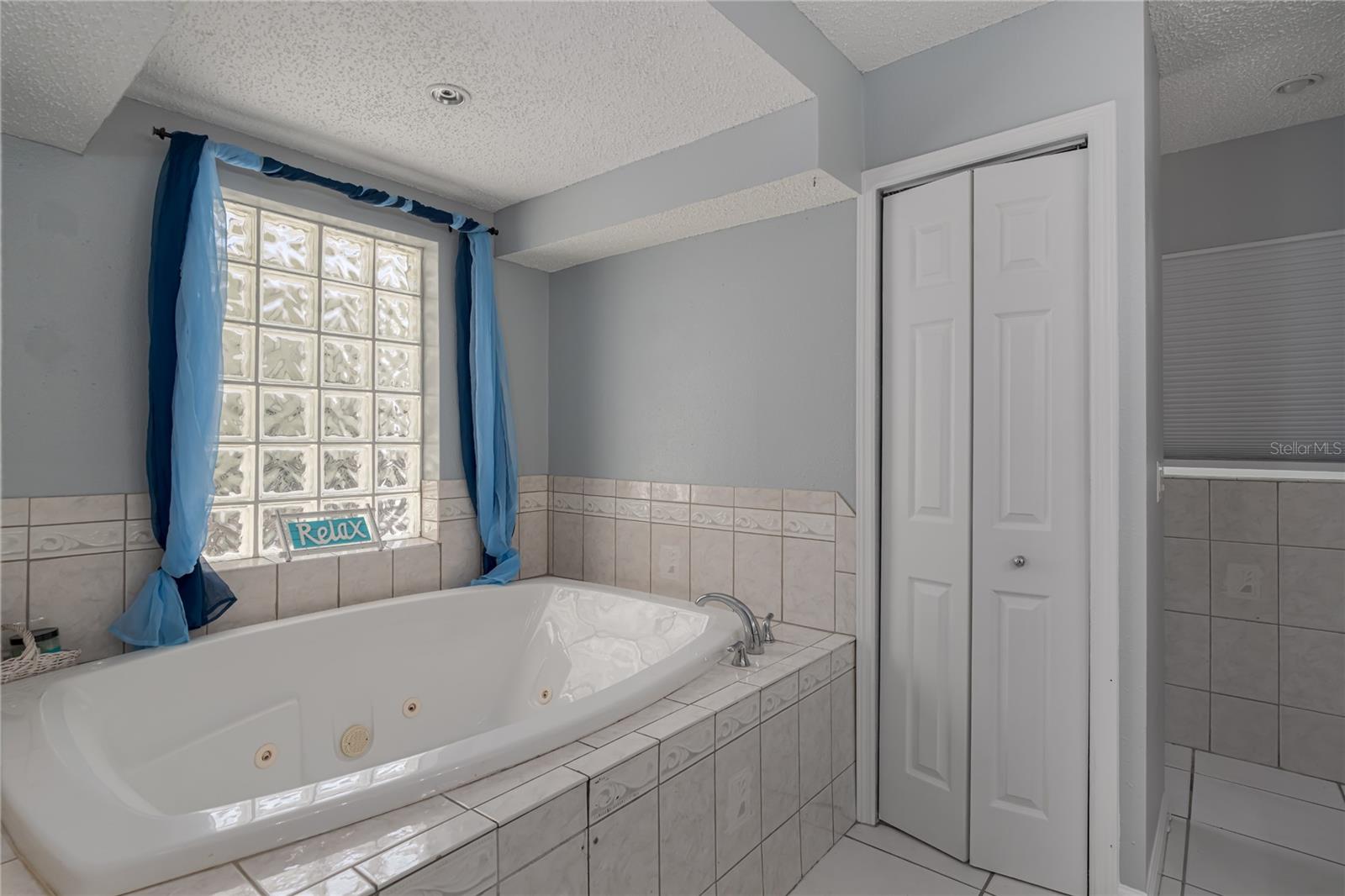 5318 Palmetto Point Drive