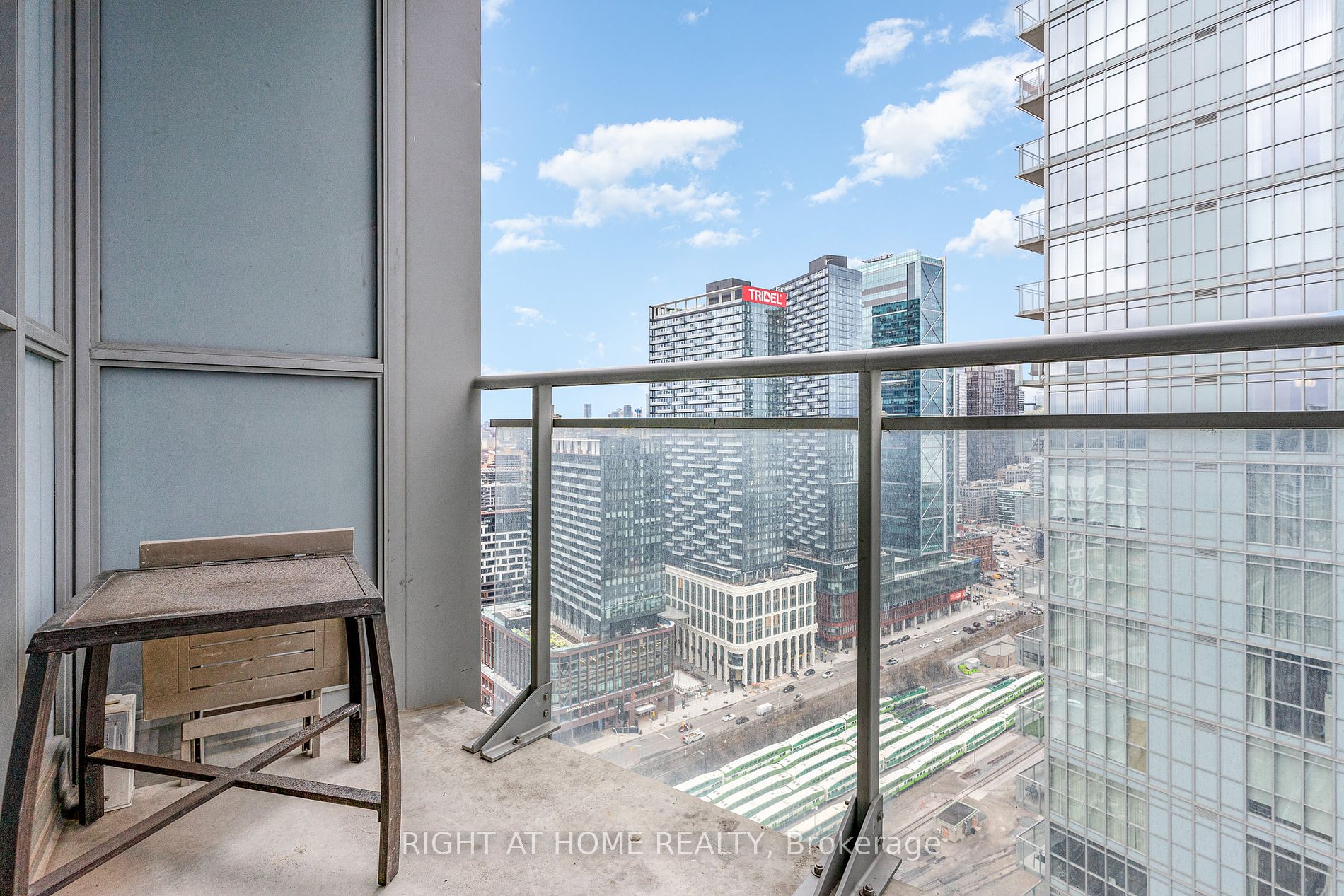 21 Iceboat Terr 3703