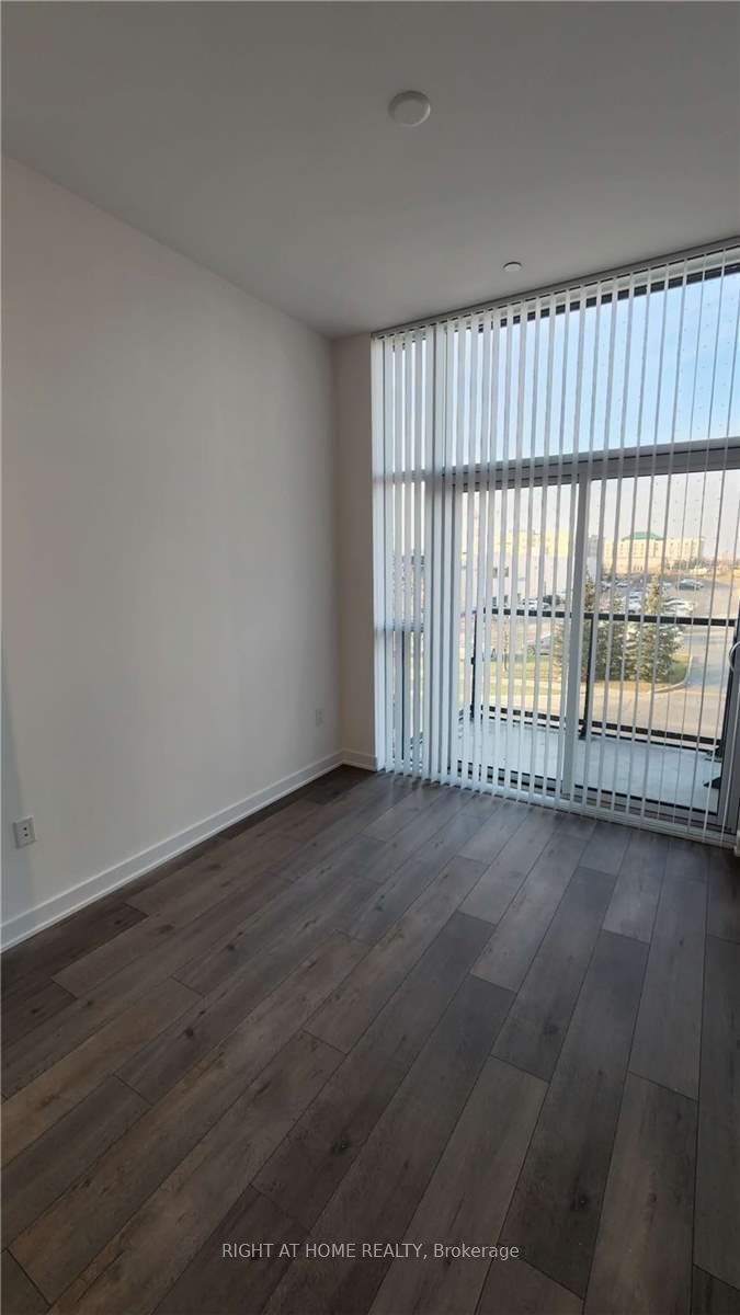 10 Honeycrisp Cres 212