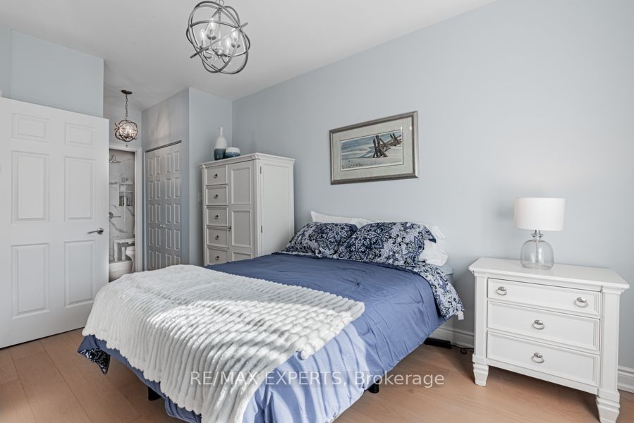 33 Wallace St 209