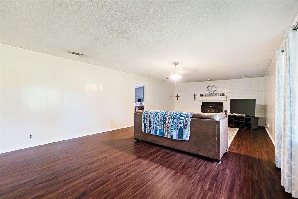 9157 N Hwy 271