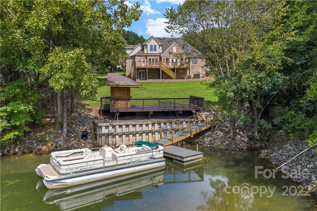 126 Emerald Drive, Mooresville, NC 28117