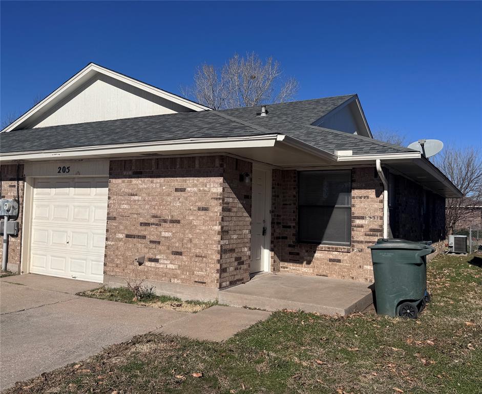 Adorable 2 bed, 1 bath duplex for rent in Edmond, OK! This duplex is conveniently located off of N Kelly Ave and W Danforth Rd! It includes central heat and air, dishwasher, disposal, fenced backyard, and washer/dryer hookups! Call or text us today to set up a time to see your new home!