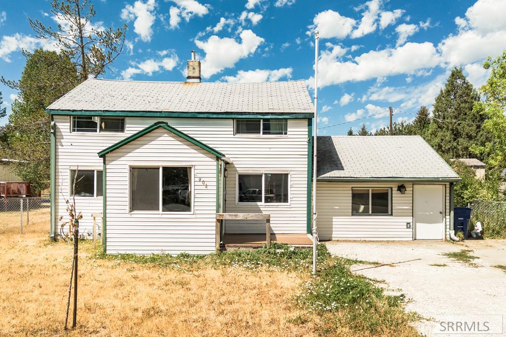 904 Bannock Road