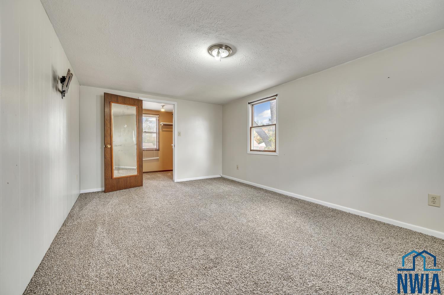 607 Albany Avenue Ne