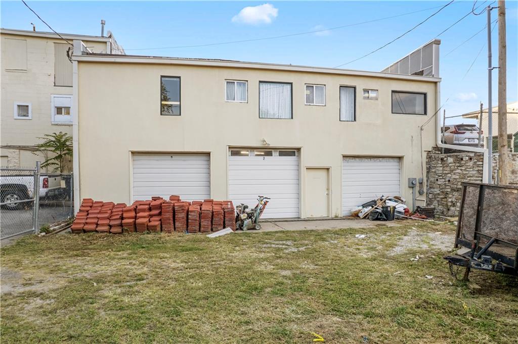 1119-1125 Merriam Lane