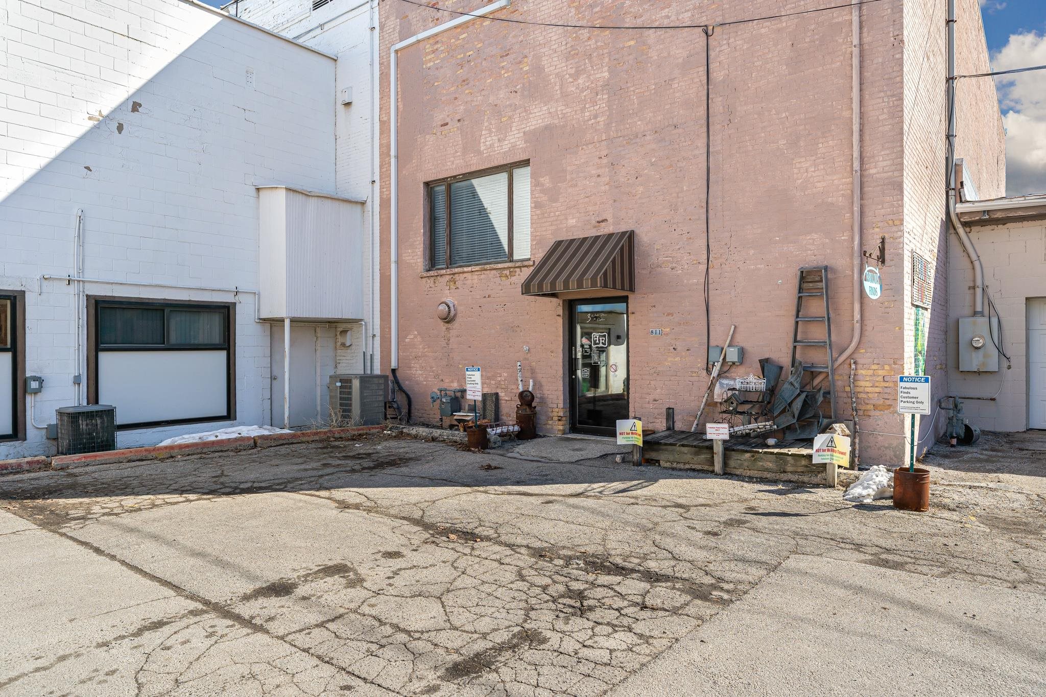 811 Oregon Street