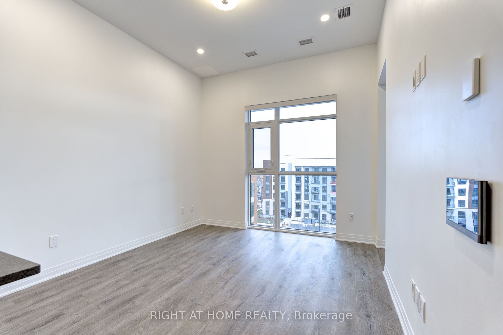 460 Gordon Ave 610