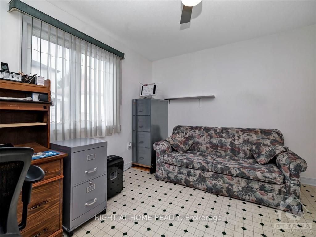 144 SANDRA Cres