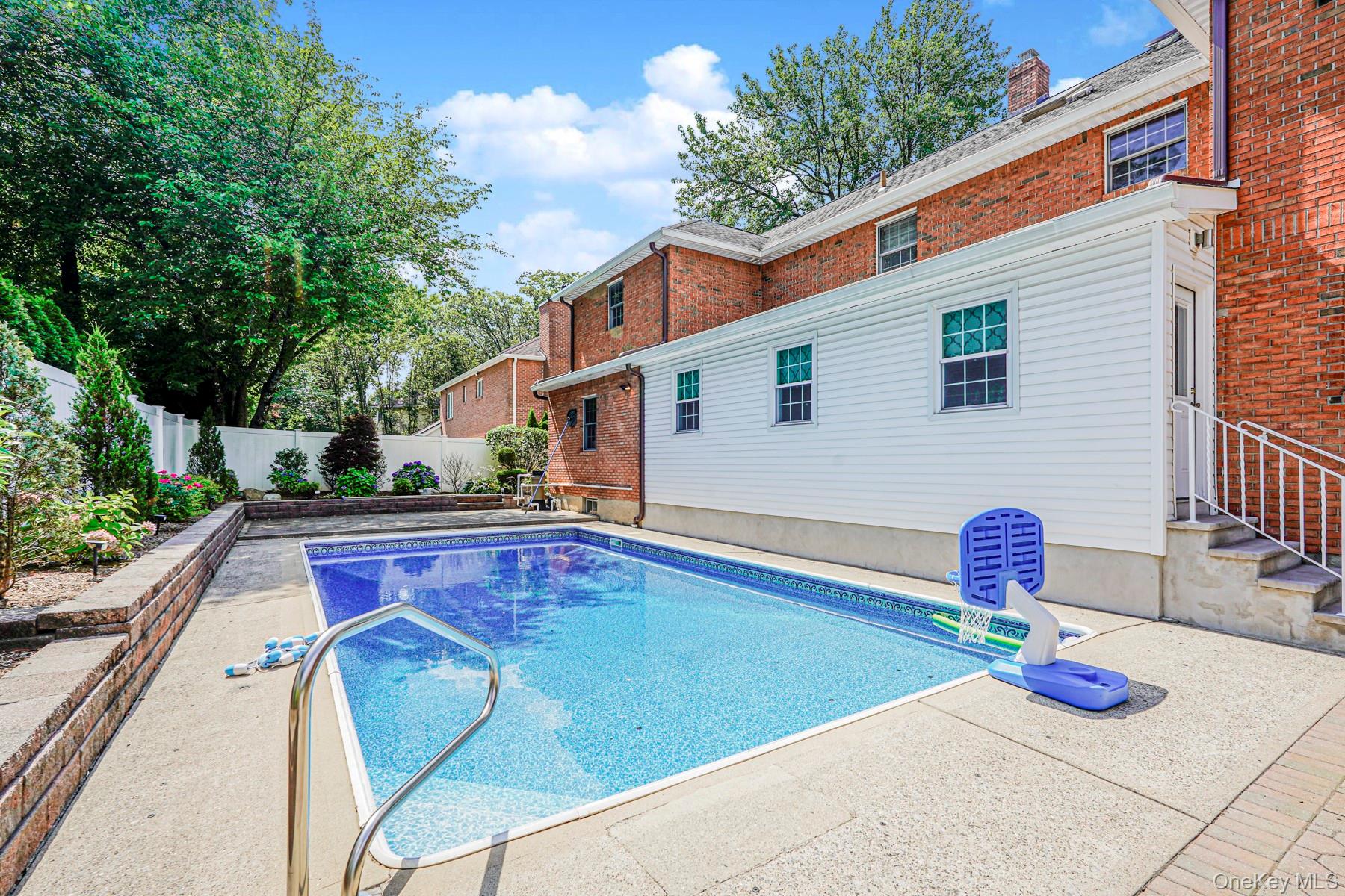 74 Longfellow Avenue