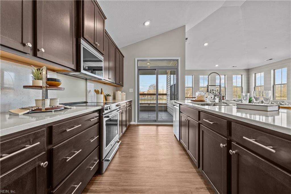 MM Allure Model @ Watermark