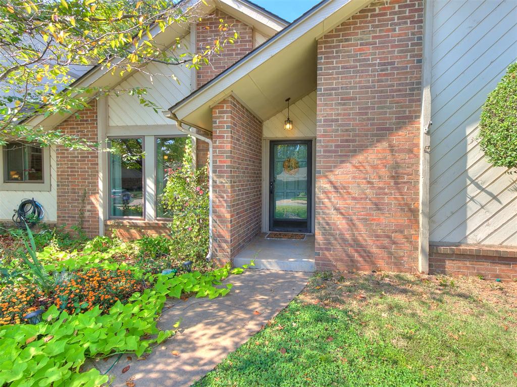 Welcome to this terrific home in the highly sought after Spring Hill neighborhood. The property is a short walk to the neighborhood park, playground and pool. Chisholm Elementary is also a short walk and this home boasts a flexible floorpan good for any families' needs. This versatile 4-bedroom, 3-bath floor plan offers spacious living areas (or one could serve as a private 4th bedroom, guest suite, home office or an additional living space).
The bright kitchen features double ovens, ample cabinet storage, and a generous breakfast area. The home also includes a dedicated laundry room and a two-car garage with storage throughout.
Enjoy a quiet backyard with mature trees and room to relax, garden, or entertain. Conveniently located near shopping, dining, I-35, and the turnpike.  This home combines Edmond convenience with the character of a family friendly neighborhood.

More pictures coming soon