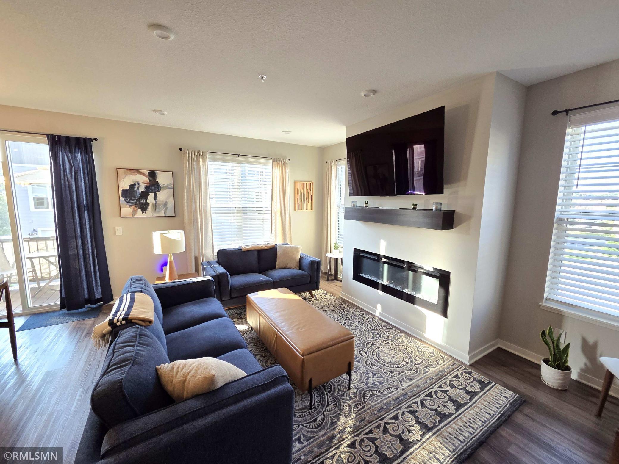 2234 Gateway Curve