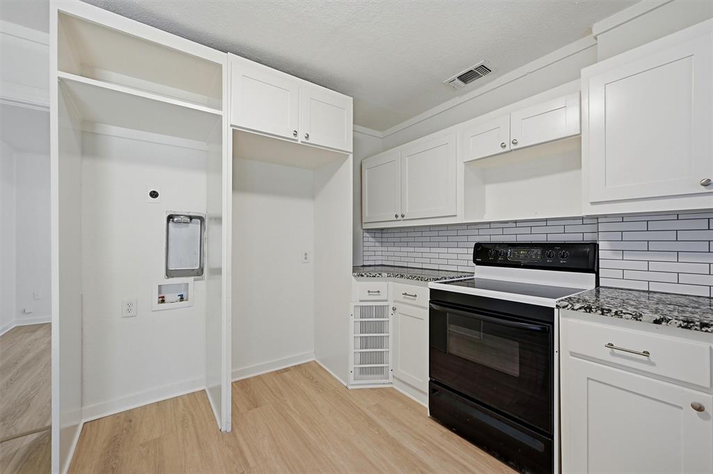 1020 W Brockett Street
