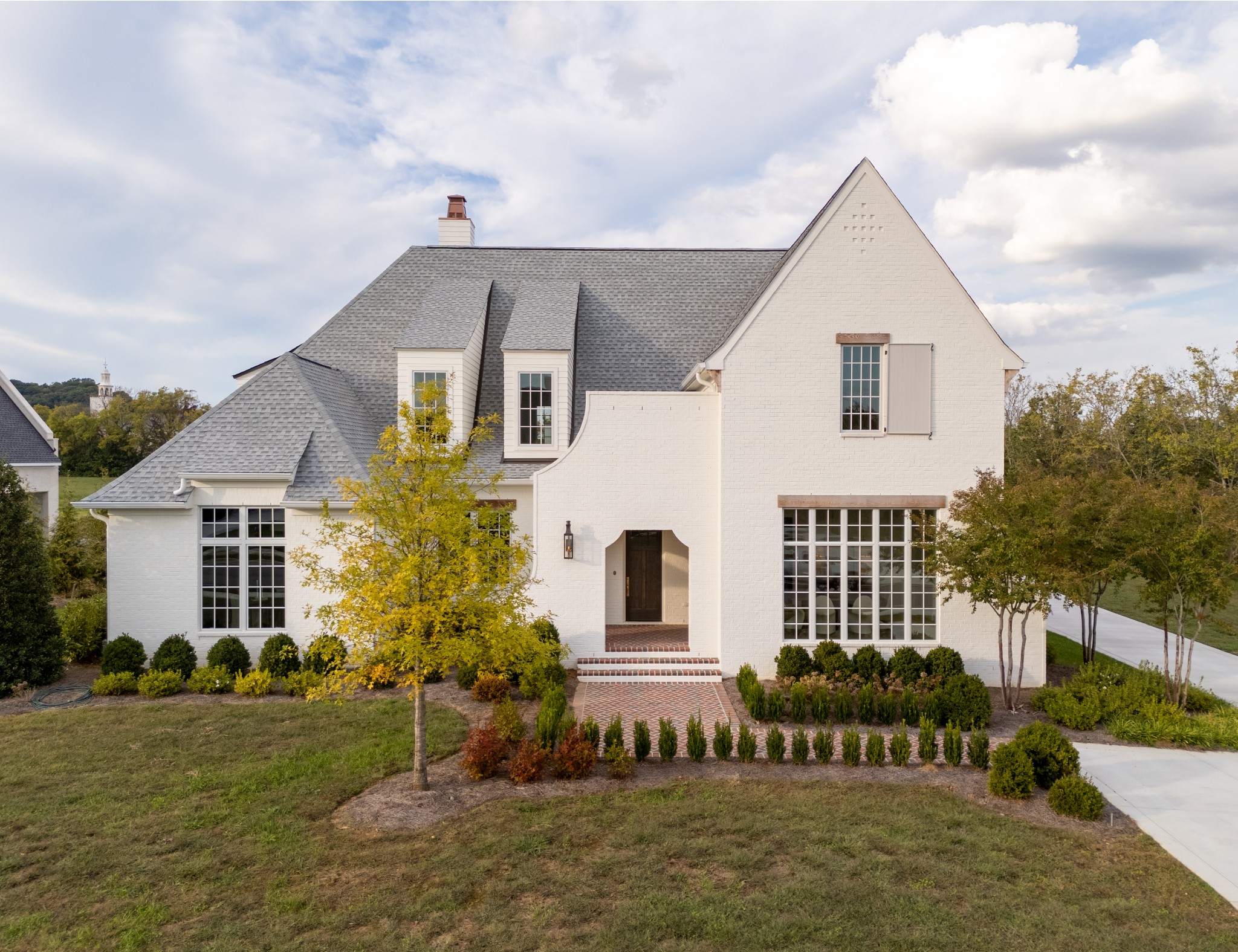 6034  Frazier Park Ln