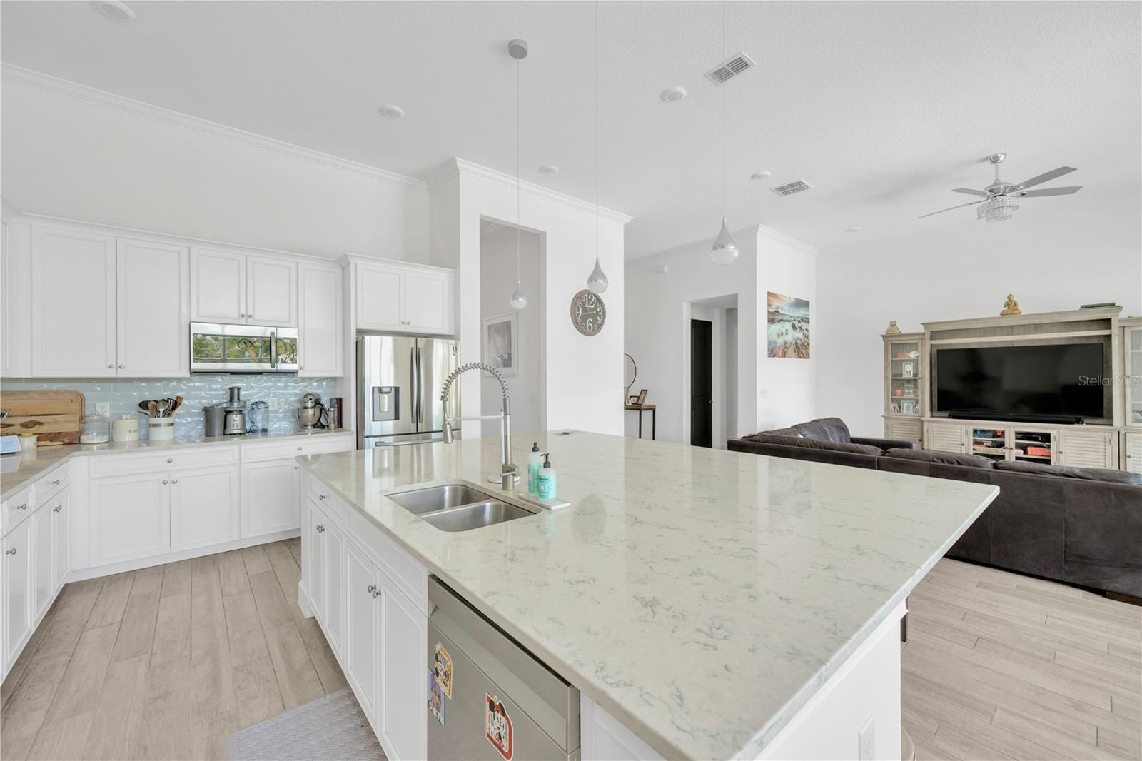 832 Manns Harbor Drive