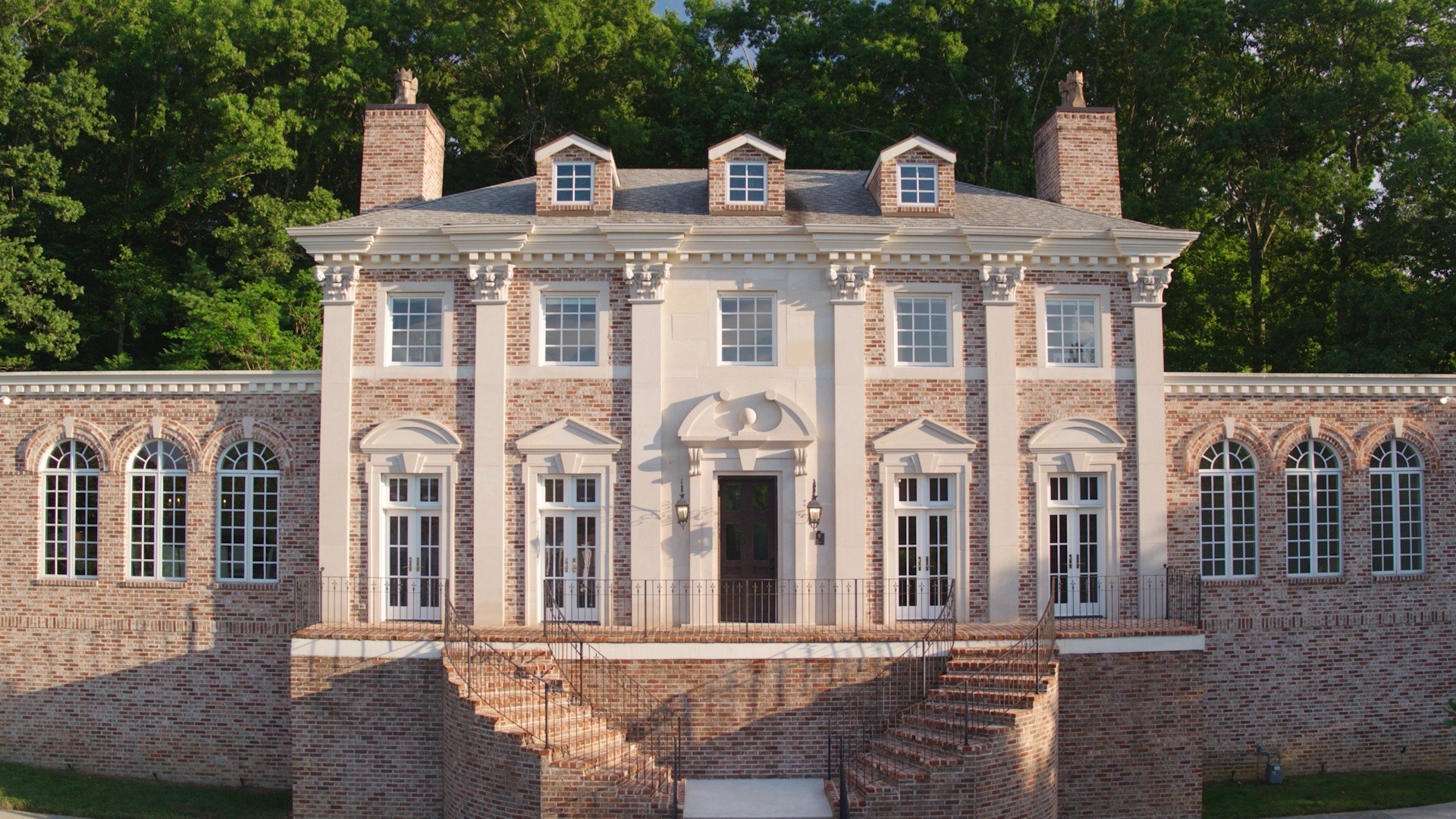 Central picture of website