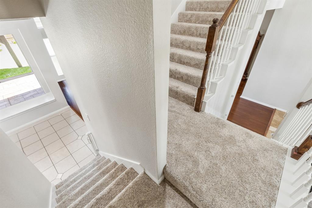1105 Easton Lane