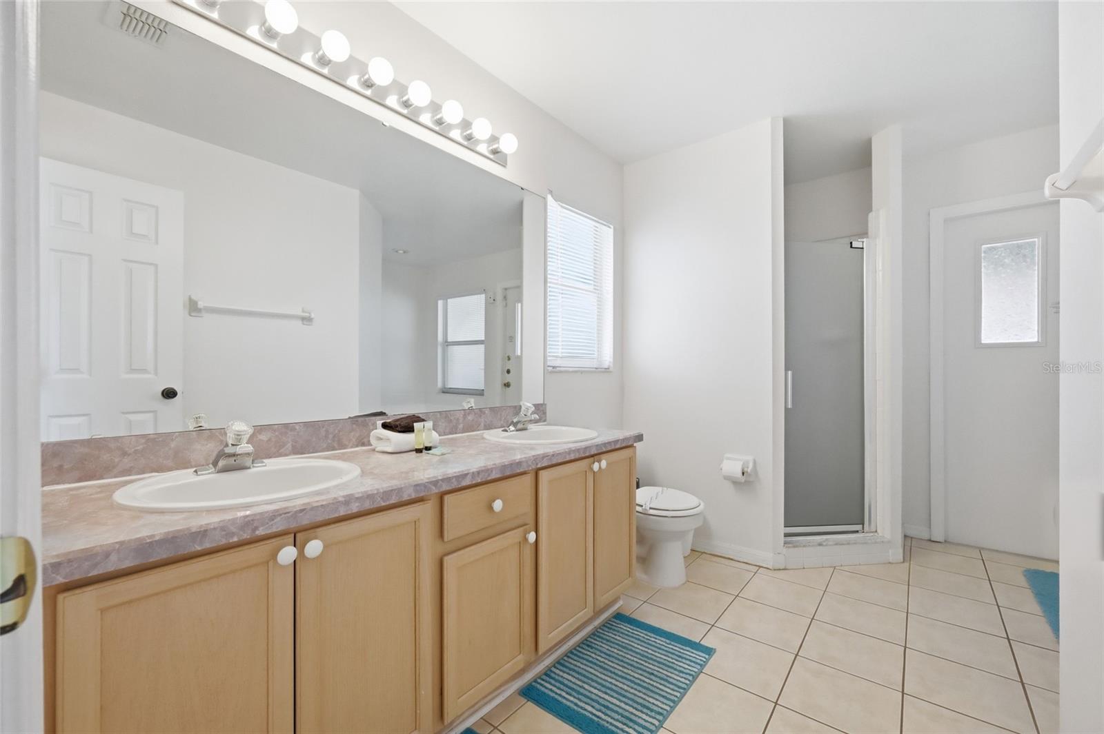 1546 Indian Oaks Trail