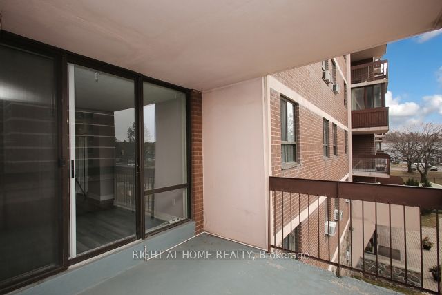 1615 Bloor St 304