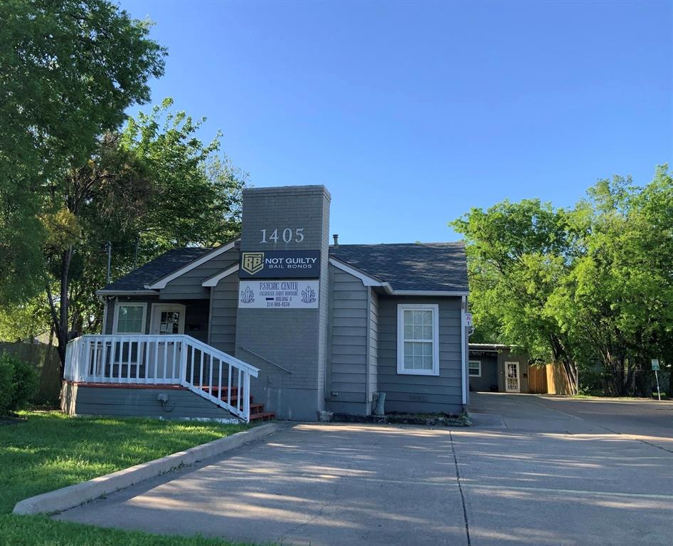 Great Location for Your Office.  This property has 8 Separate suites.  Located on the busy university Dr in McKinney, has a high traffic count daily.  This is a great opportunity for a In-User looking for an investment that will pay for itself.  The investment opportunities are endless.  Please schedule your tour today.