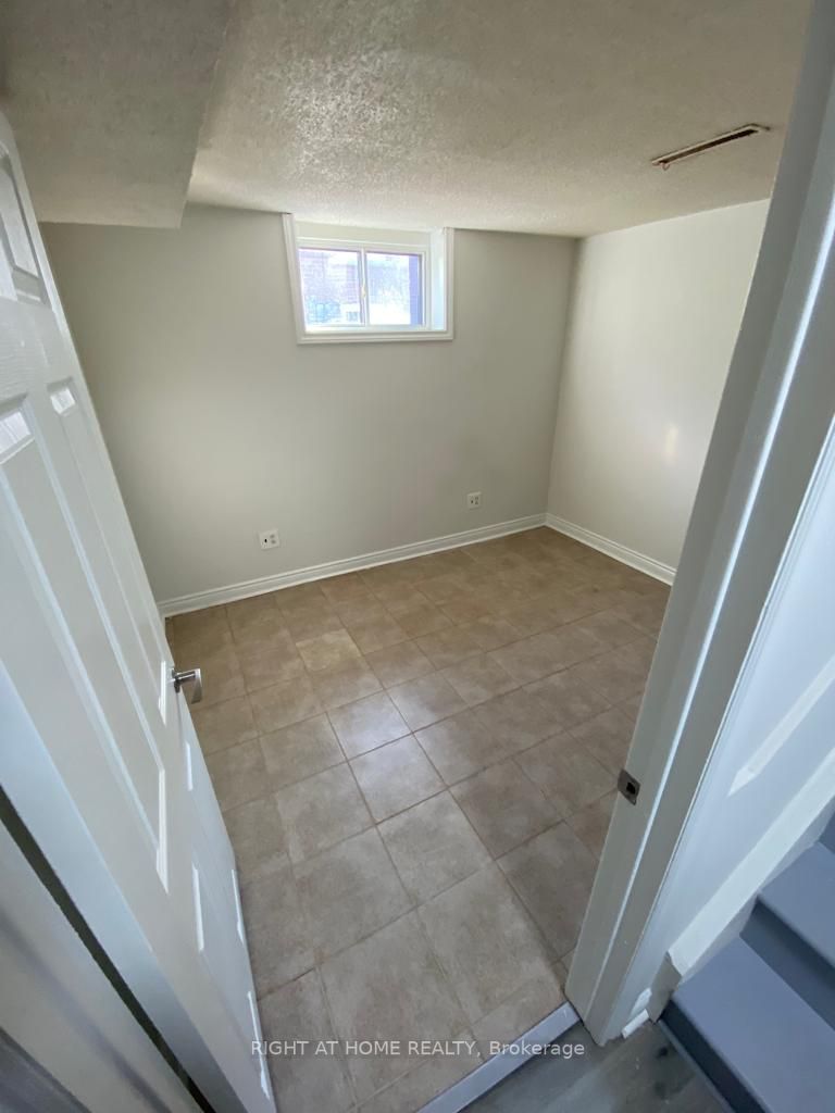 224 W Felan Ave
