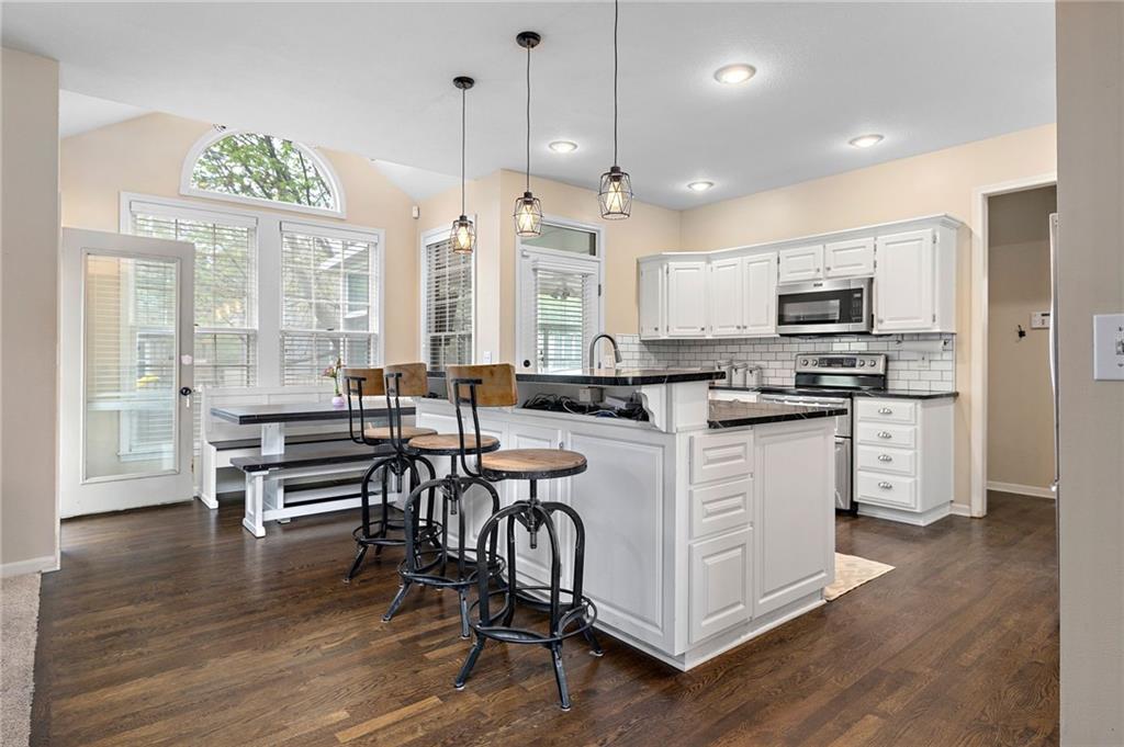 9407 W 124th Terrace