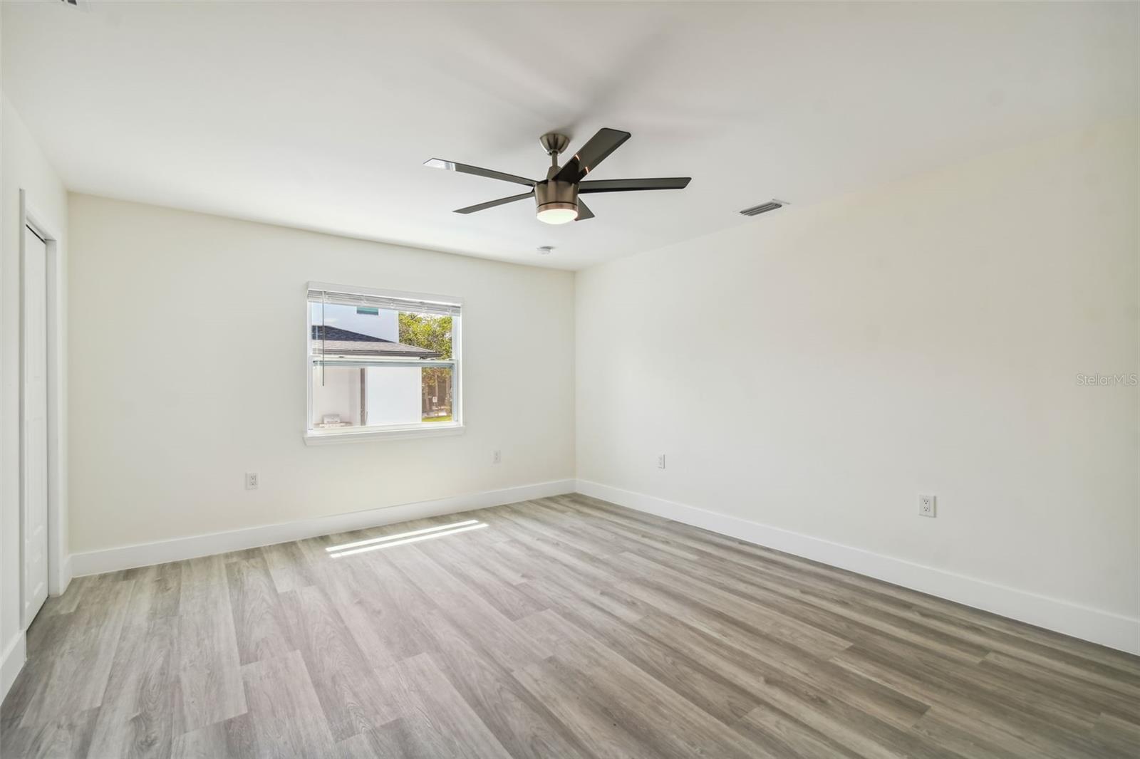 4910 W San Miguel Street