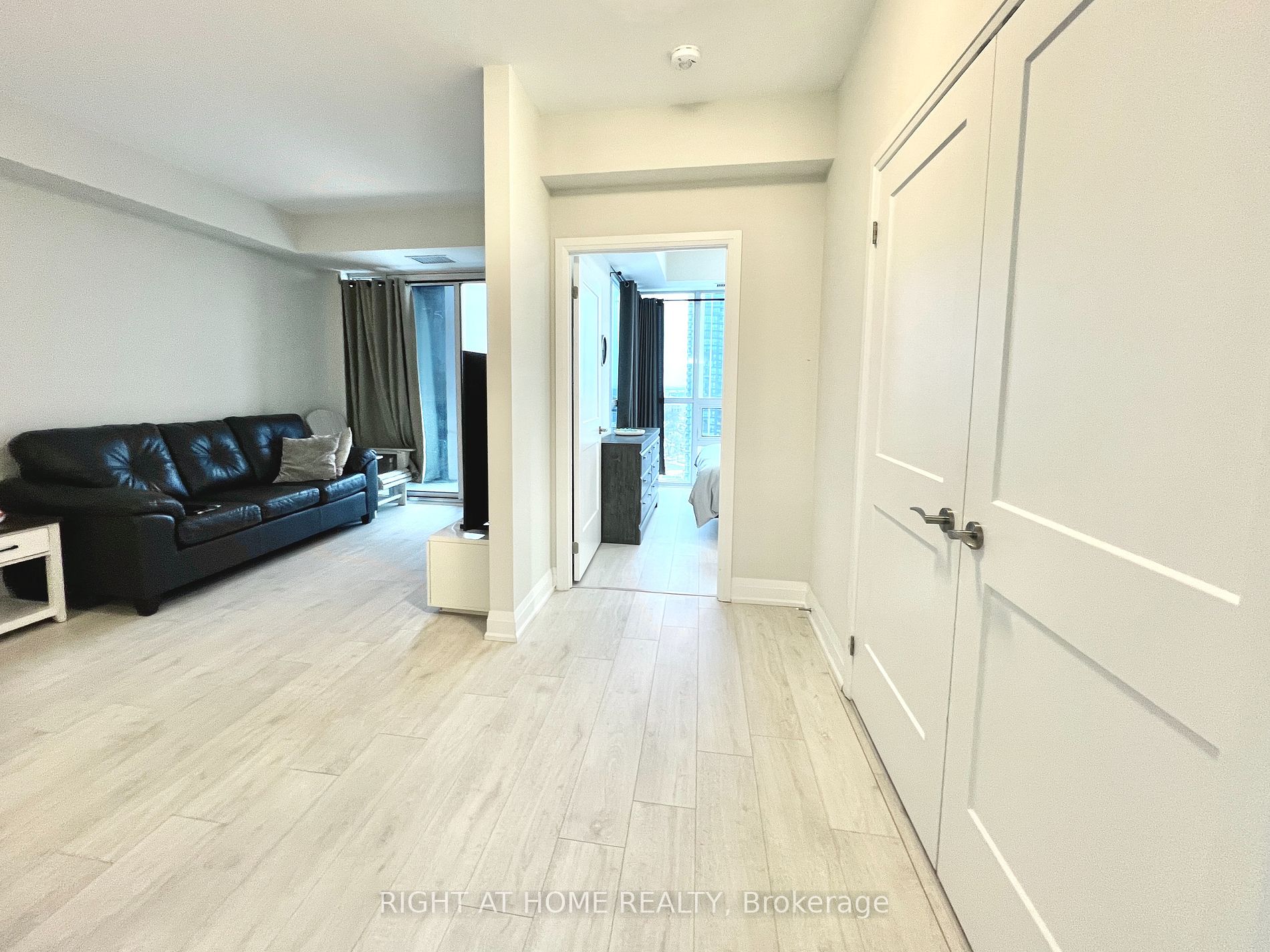 15 Lynch St 1407