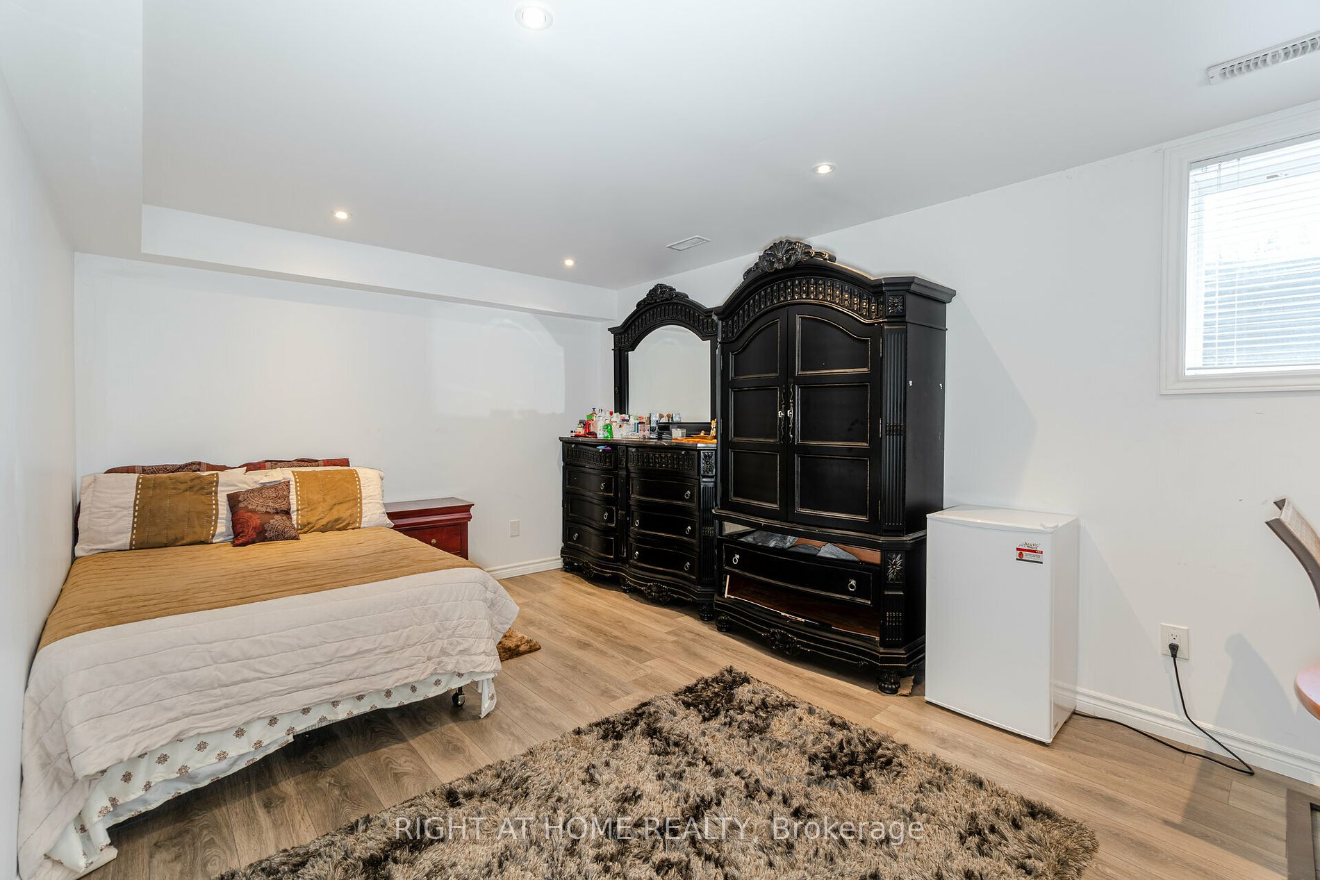 91 E Poppy Dr 50