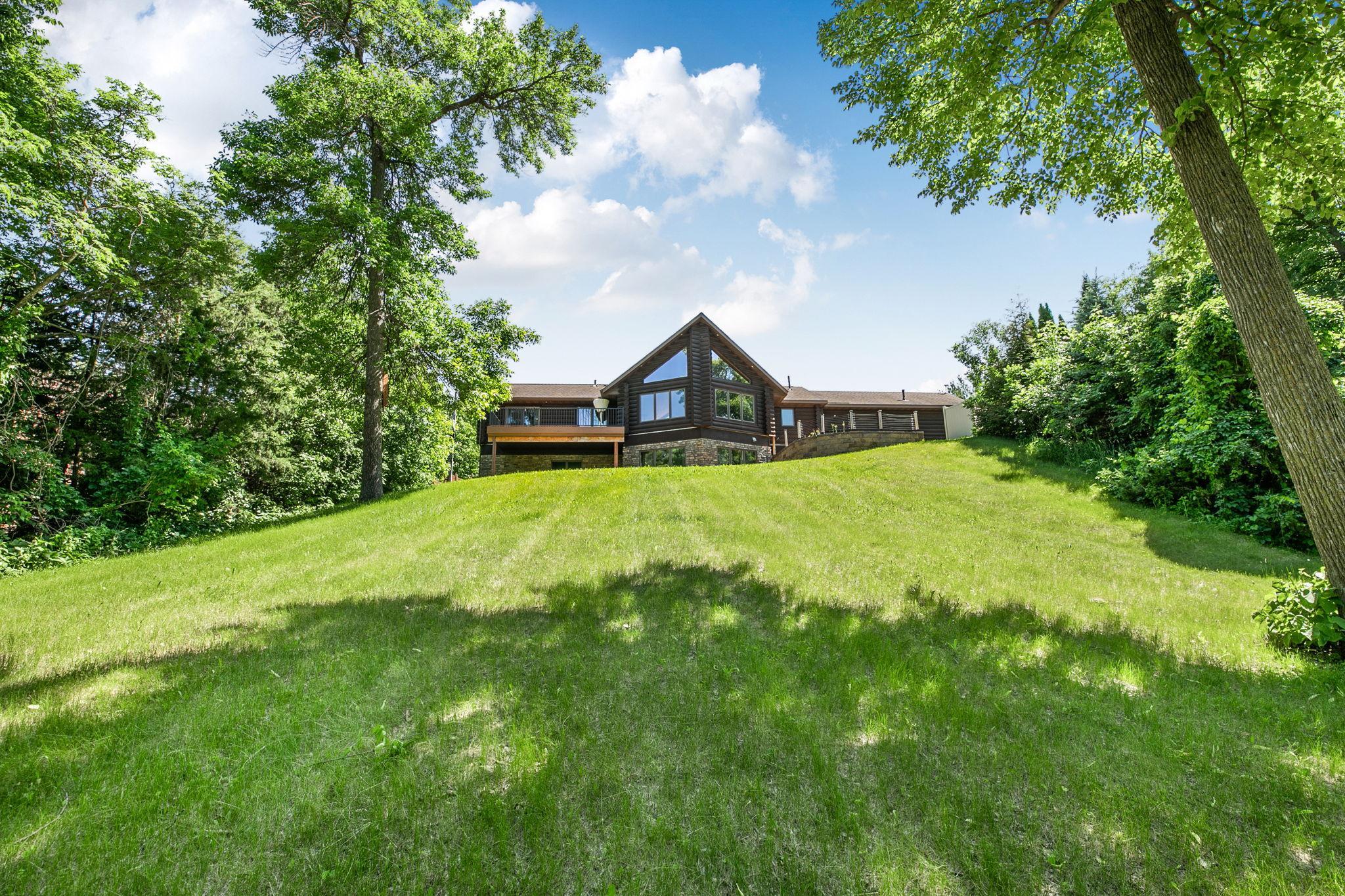 20368 Edgehill Circle