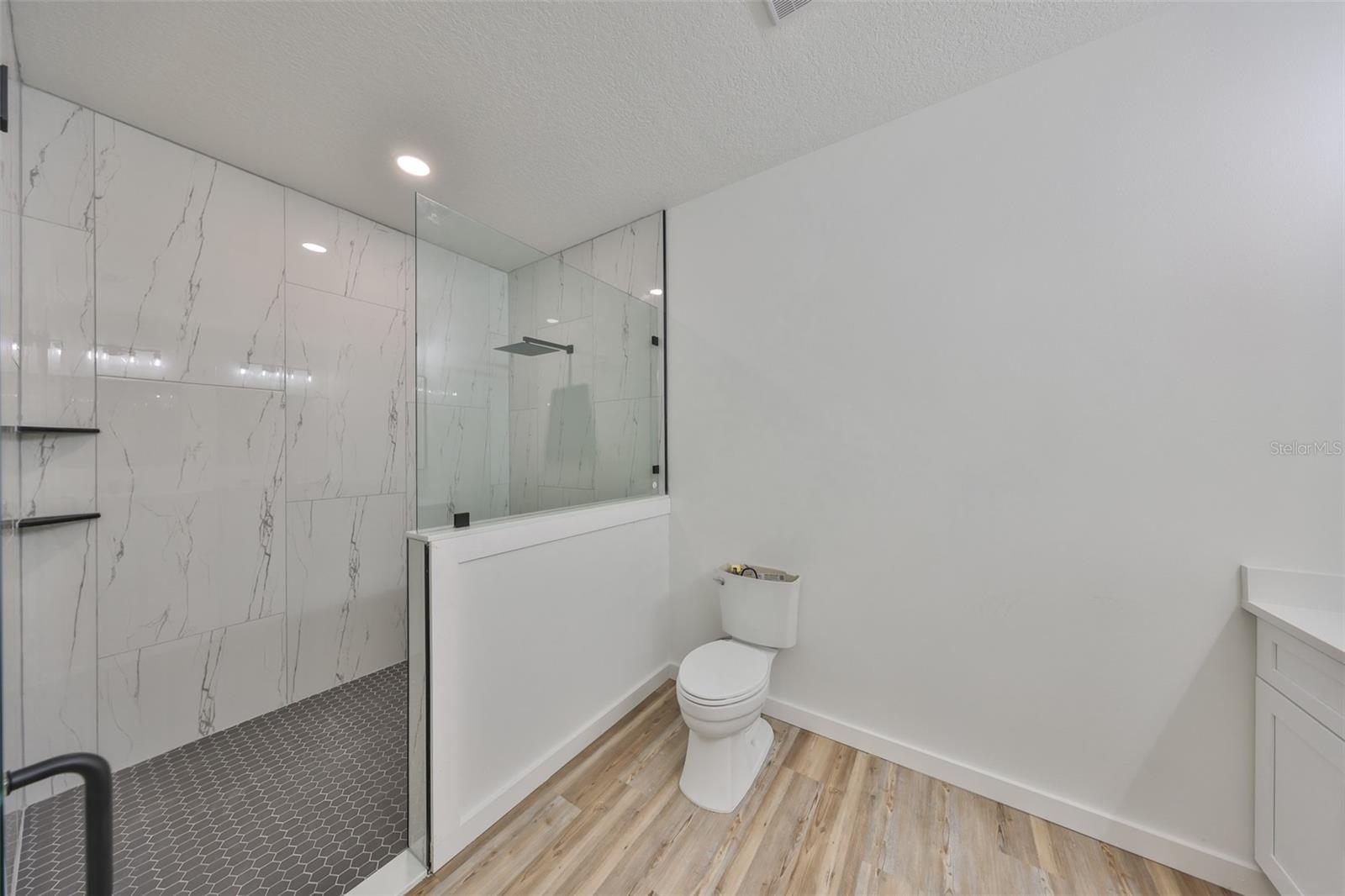 5923 22nd Avenue Drive E