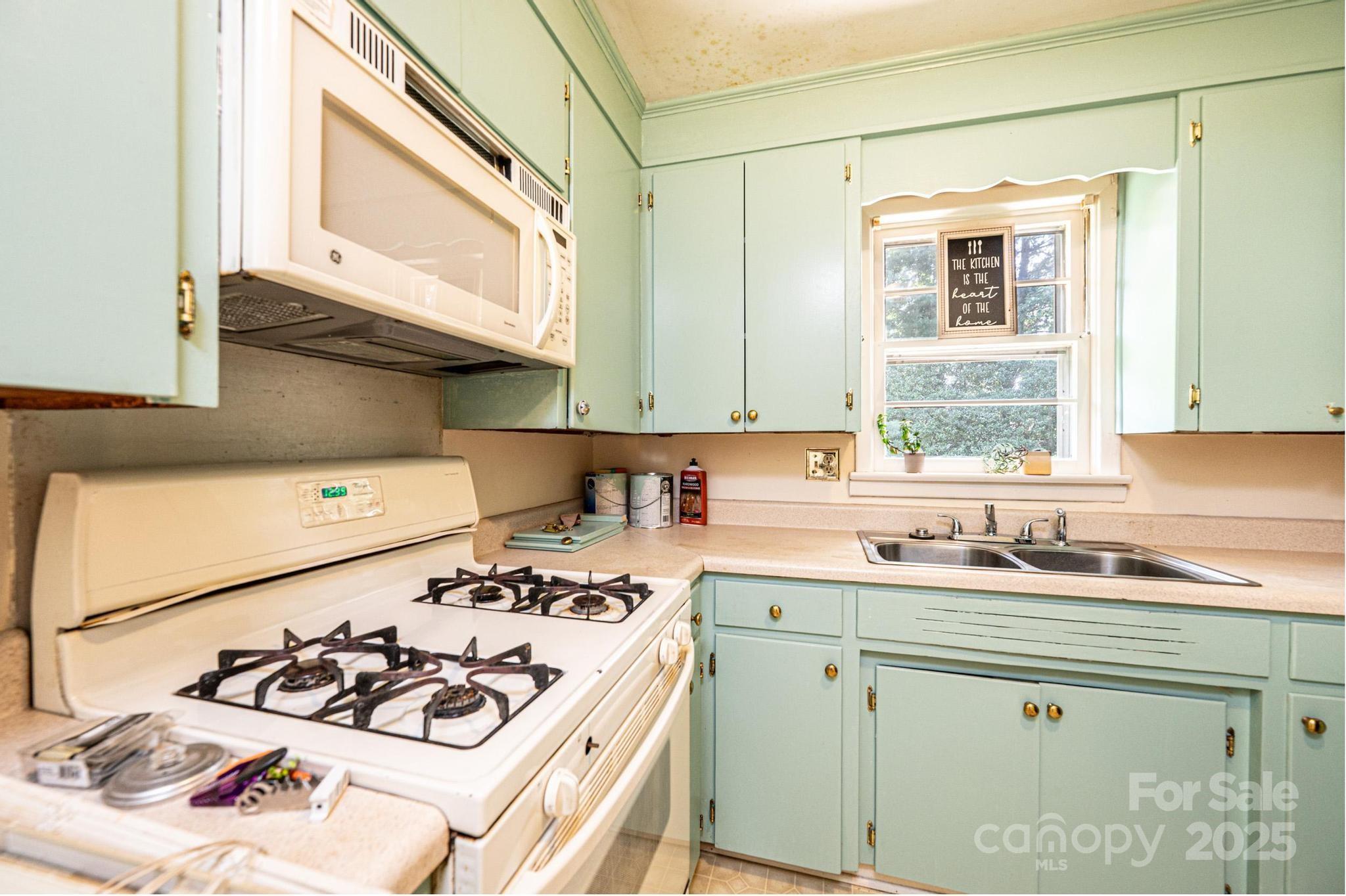 1460 23rd Avenue Place NE